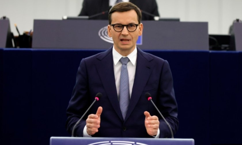 Премиерът на Полша обвини ЕС в изнудване